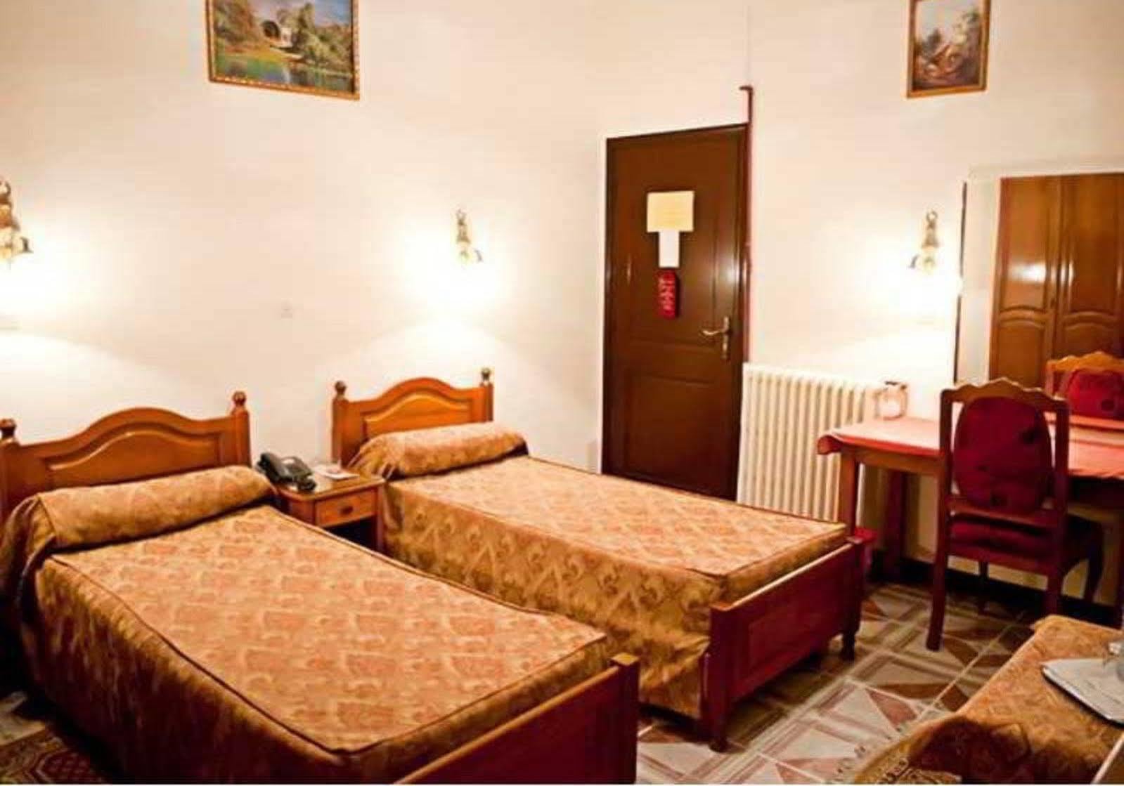 Hotel Suisse Algiers Екстер'єр фото