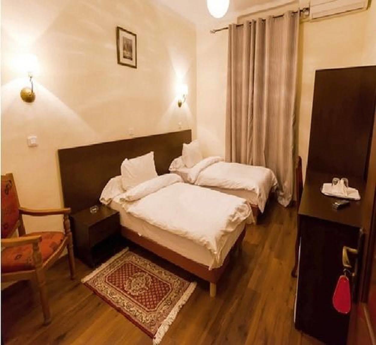 Hotel Suisse Algiers Екстер'єр фото